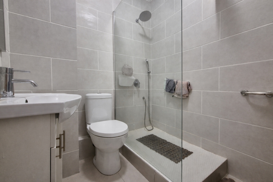 2 Bedroom Property for Sale in Wynberg Upper Western Cape